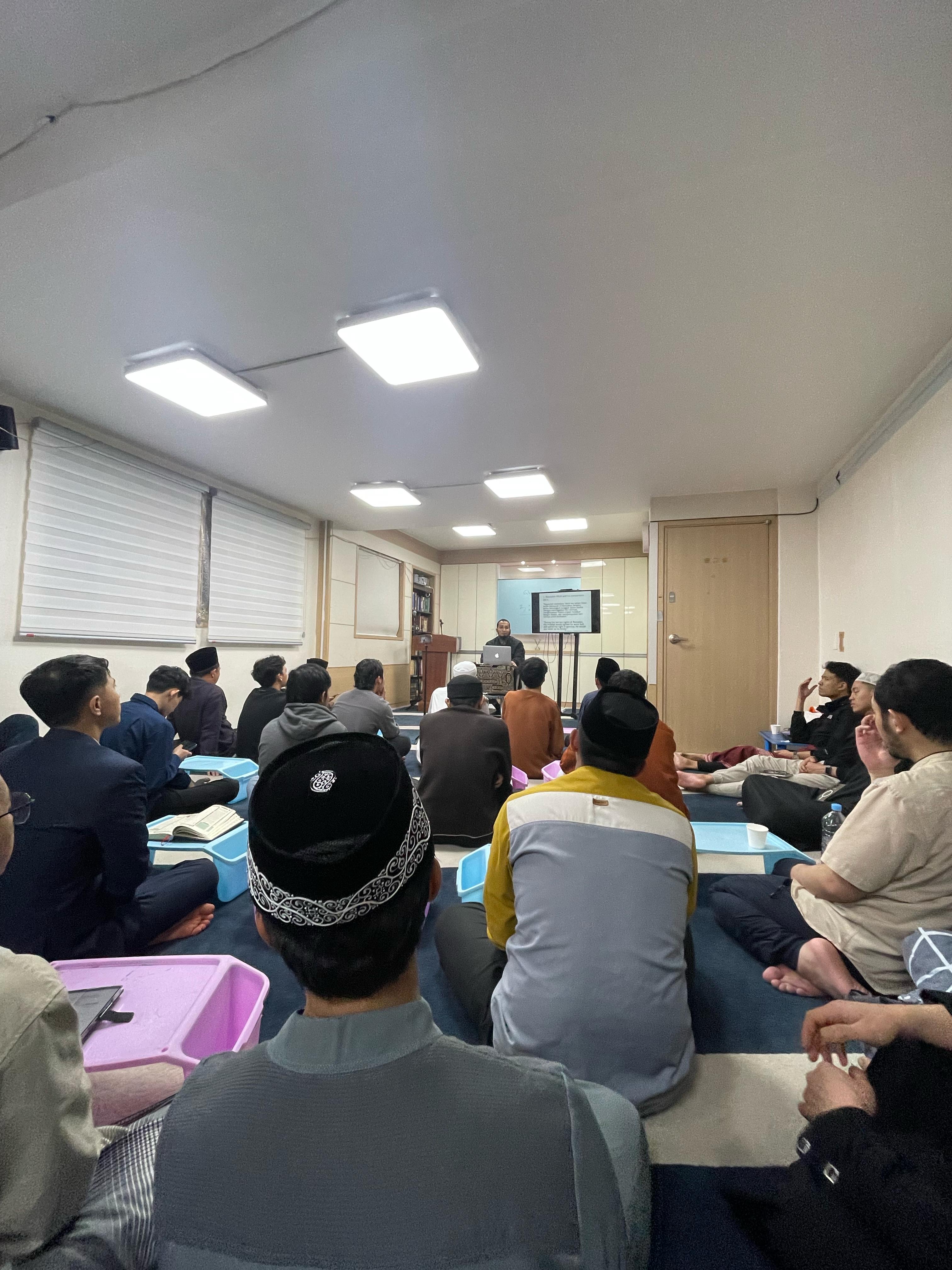 English-based Seminars